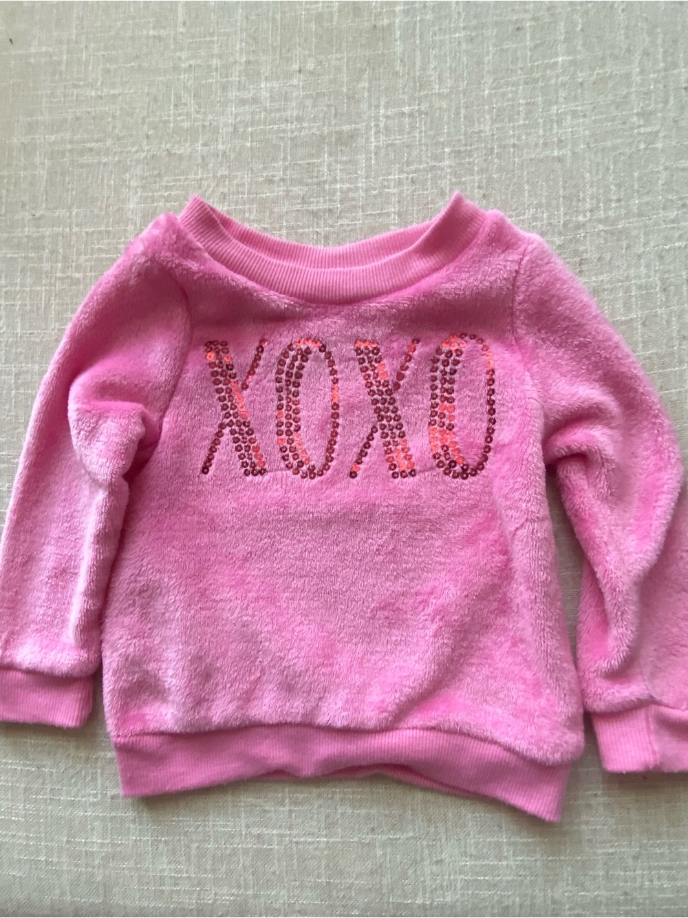 Toddler Girls Pink Plush XOXO Sweatshirt | Sparkly Sequin Graphic | Size 2T